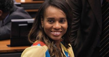 Artigo: Tia Eron volta à prefeitura