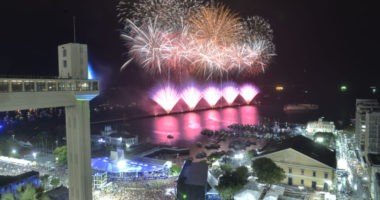 Artigo: Neto espera 2 milhões pessoas para o Réveillon de Salvador