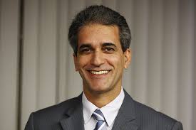 Artigo: Robinson Almeida tem salário dobrado em gabinete