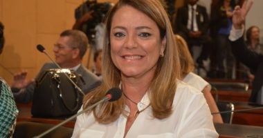 Artigo: Fabíola Mansur denuncia contrato de Prefeitura com Santa Casa em Cachoeira