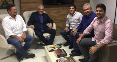 Artigo: Pros seria apenas “cortina de fumaça” para deputados, segundo site