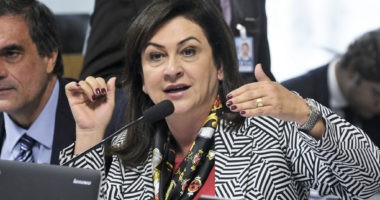 Artigo: Kátia Abreu acusa Haddad