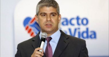 Artigo: Bandidos trocam tiros em frente à casa de Maurício Barbosa