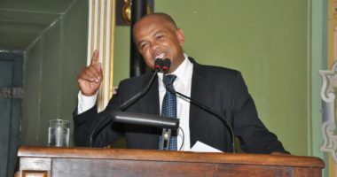 Artigo: Moisés Rocha ignora recomendação do PT e pode votar a favor de projeto do Executivo