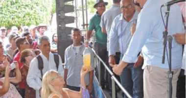 Artigo: Rui Costa fica constrangido ao “conhecer” água que Embasa distribui a cidade baiana