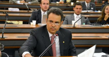 Artigo: Deputado baiano propõe apresentação de comprovante de vacinação para votar
