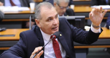 Artigo: Nelson Pelegrino some após notícia sobre auxílio-moradia