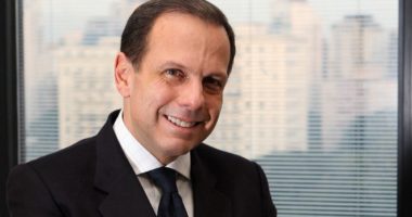 Artigo: Doria convida Lula e Dilma para serem vacinados contra a Covid