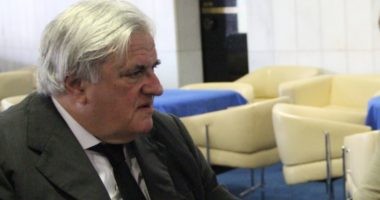 Artigo: Governo desembolsou R$ 90 mil com empregados domésticos para casa de embaixador