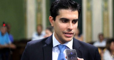 Artigo: Edvaldo Brito alfineta Alexandre Aleluia: “Jovem vereador”