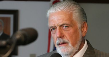 Artigo: Wagner desconversa discurso de Rui e almeja garantir candidatura de Lula