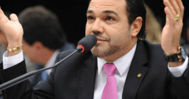 Artigo: Marco Feliciano gasta R$ 155 mil em passagens aéreas