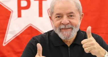 Artigo: PT convoca pastor para aproximar Lula de evangélicos