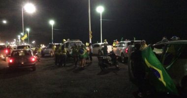 Artigo: Carreata contra Lula tem mais de 120 carros na Orla de Salvador