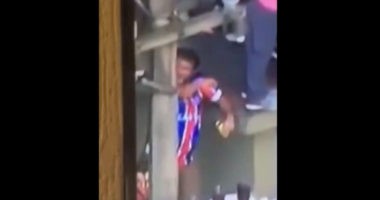 Artigo: VÍDEO: Tricolor beija escudo enquanto espera Lula