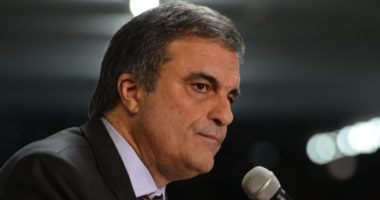 Artigo: Aécio pedia ‘imparcialidade da PF’ a ex-ministro da Justiça