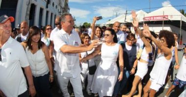 Artigo: “Ninguém vem aqui falar sobre política”