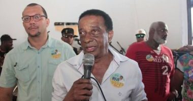 Artigo: Sindicato faz manifestação contra volta às aulas e acusa Prefeitura de intimidar professores