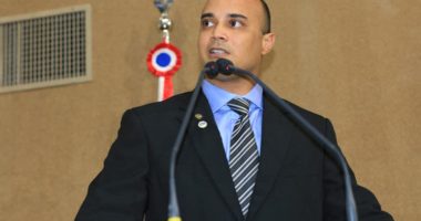 Artigo: Bolsonarista, deputado invade hospital do governo do estado