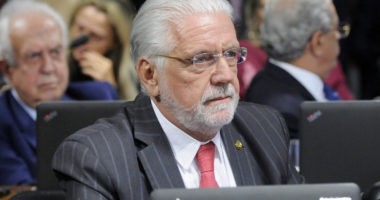 Artigo: Jaques Wagner sobre Bolsonaro: “Não tem jeito”