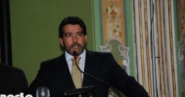 Artigo: Alice Portugal no páreo