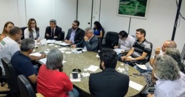 Artigo: Governo e professores assinam termo de acordo