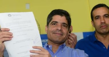 Artigo: Os ônibus chegaram