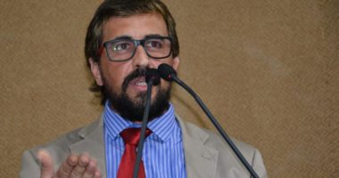 Artigo: Cremeb suspende registro de Alan Castro