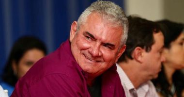 Artigo: “Um fritador de hambúrguer não pode representar o Brasil”