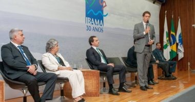 Artigo: Vaias ao ministro