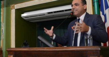 Artigo: Cezar ainda quer nome das Forças Armadas como vice, diz coluna