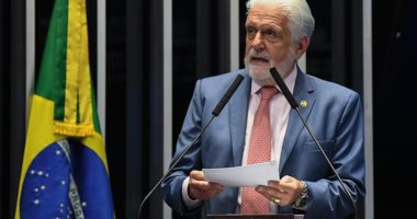 Artigo: Wagner reafirma que não vai abrir mão de vaga ao Senado e nega racha no governo