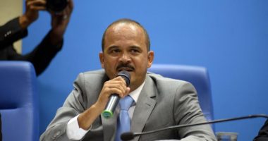 Artigo: Comerciantes de Camaçari abrem o comércio por conta própria