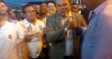 Artigo: Geraldo é aclamado na saída da Câmara