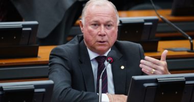 Artigo: Azi diz que ficou surpreso com apoio de Targino a candidato do PT em Feira