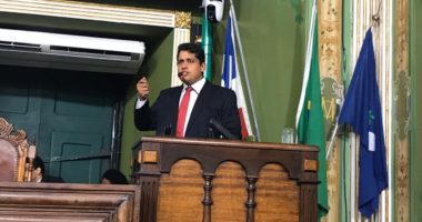 Artigo: Câmara proíbe venda e uso de cigarros eletrônicos a menores 