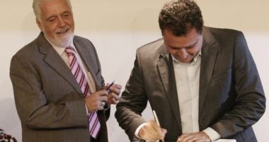 Artigo: A partir de segunda, Wagner terá que apagar incêndio causado por Rui, diz jornal