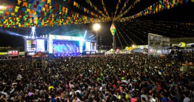 Artigo: Na contramão, prefeitura de Irecê fecha contrato milionário para o São João