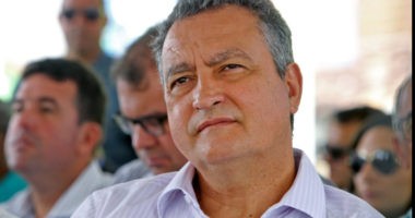 Artigo: Rui desvia de atrito com Colbert Martins