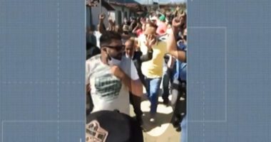 Artigo: Justiça proíbe prefeito baiano de fazer eventos após passeata para entregar “Kit Covid”