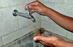 Artigo: Vazamento deixa partes de seis bairros de Salvador sem água