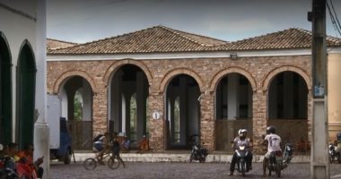 Artigo: Lençóis inicia 2ª fase de reabertura; decreto exclui exame prévio para Covid-19