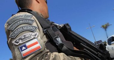 Artigo: Polícia Militar ocupa bairro do Lobato