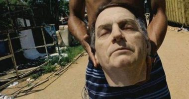 Artigo: Cabeça de Bolsonaro vira bola de futebol em jogo de ativistas
