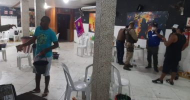 Artigo: Polícia encerra evento com mais de 200 pessoas no bairro do Garcia