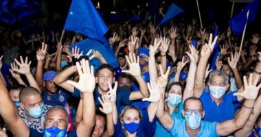 Artigo: Nazaré: Prefeita ignora recomendações e reúne multidão em carreata