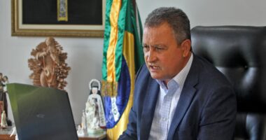 Artigo: Rui pede prudência ao falar sobre Carnaval em 2022
