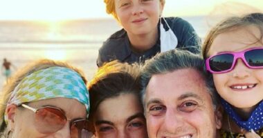 Artigo: Defensor do isolamento social, Luciano Huck é criticado por ir a ilha luxuosa com família