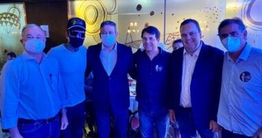 Artigo: Maia usa fotos de Lira e Neto com Bolsonaro para encaminhar desfiliação do DEM