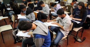 Artigo: Datas do Enem devem ser mantidas